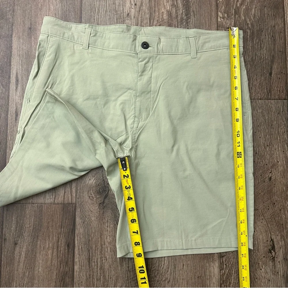 The North Face Standard Fit Nylon blend Shorts Mens Size 38 Tea Green